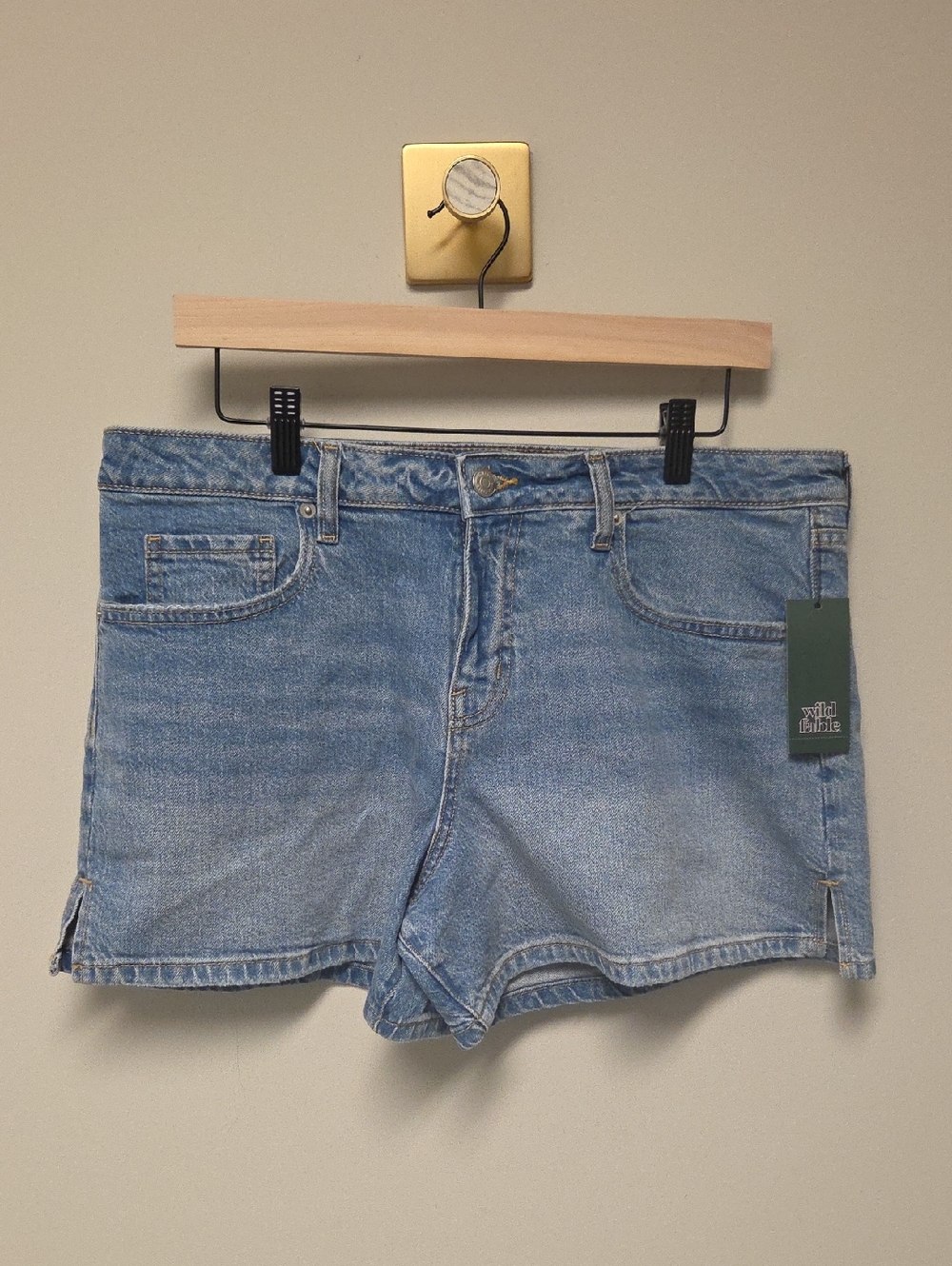 NWT Wild Fable Mid Rise Midi Denim Shorts, Women's 12